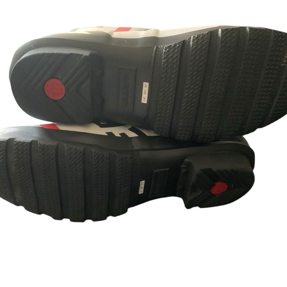 Hunter Women’s 10 Black & Red Graphic Print Rain Boots Weather Snow Rubber - Picture 6 of 8